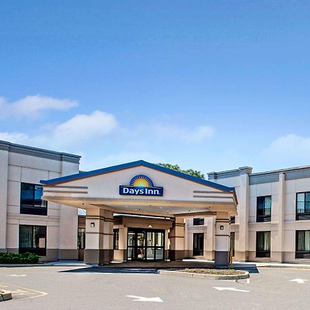 Days Inn By Wyndham Parsippany Exterior photo