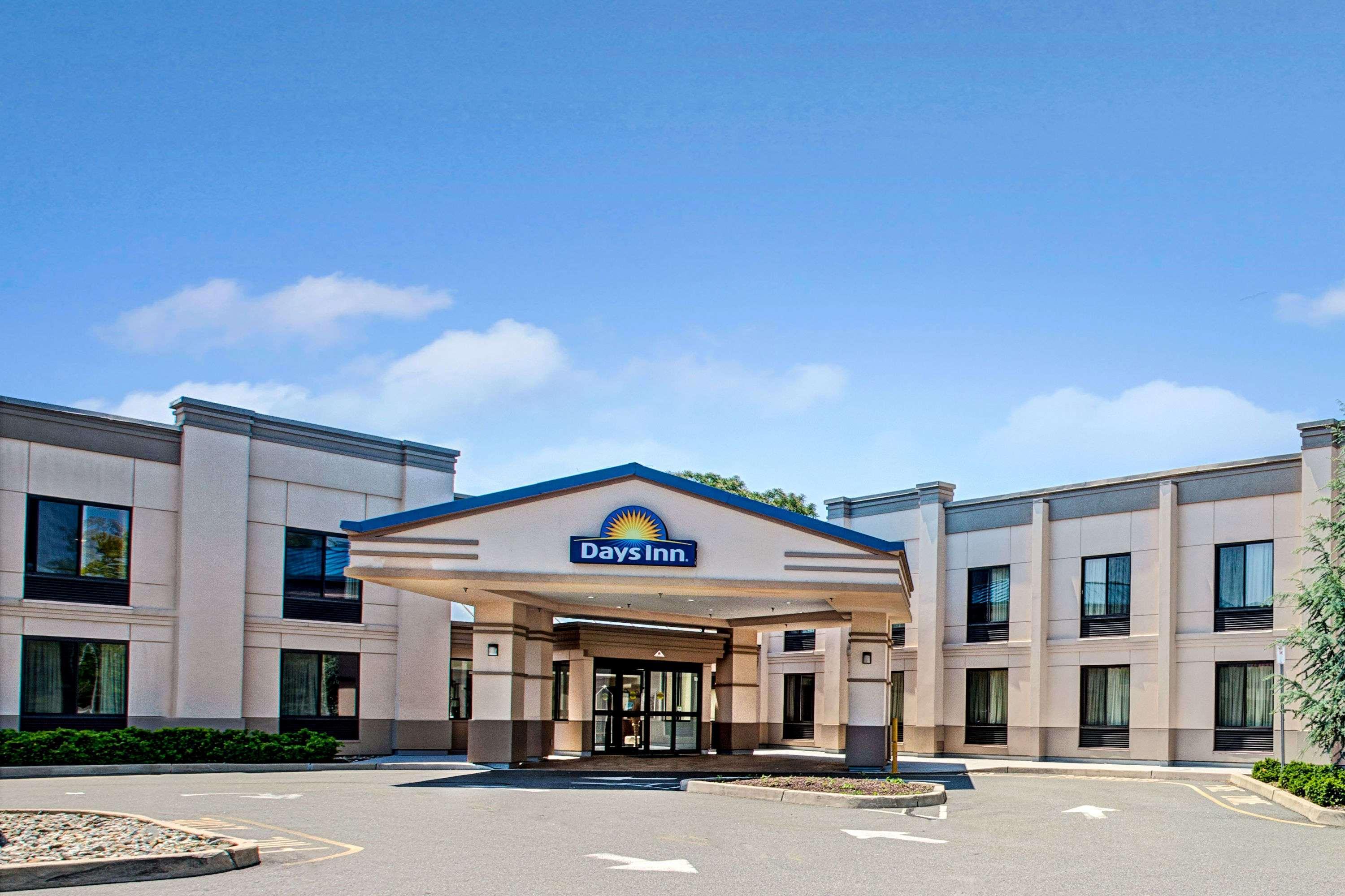 Days Inn By Wyndham Parsippany Exterior photo
